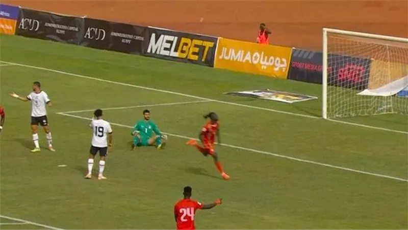 بخطأ دفاعي.. منتخب مصر يتأخر بهدف أمام غينيا بيساو في الشوط الأول