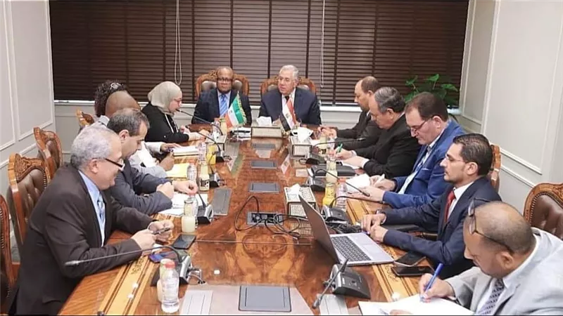 وزير الزراعة يبحث مع نظيره بدولة غينيا الاستوائية التعاون بين البلدين