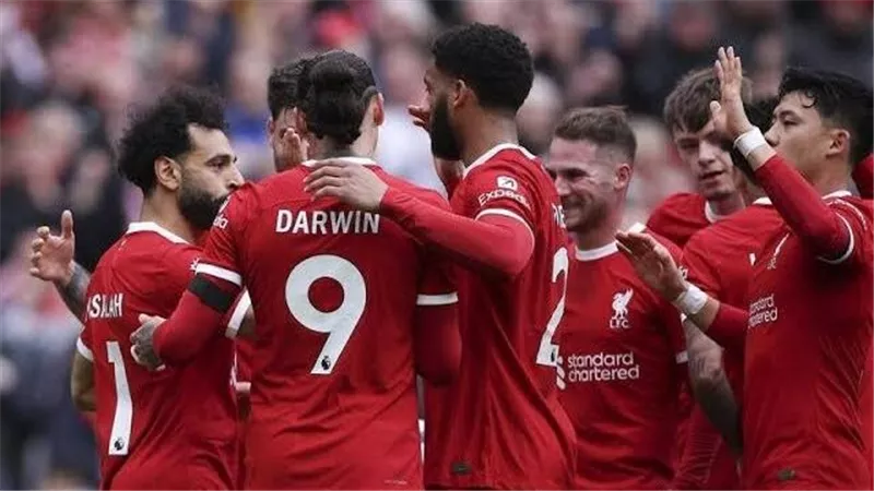 كومباني يستهدف ضم مدافع ليفربول لصفوف بايرن ميونيخ 