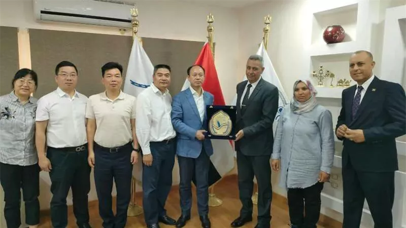 وفد صيني في السويس لتفقد ميناء بورتوفيق لتعزيزعلاقات التعاون وتطوير الموانئ