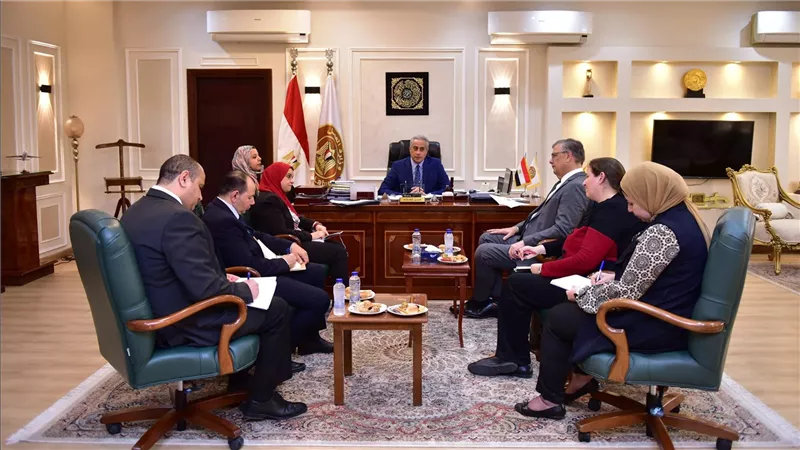 وزير العمل يلتقى سفير هولندا فى القاهرة 