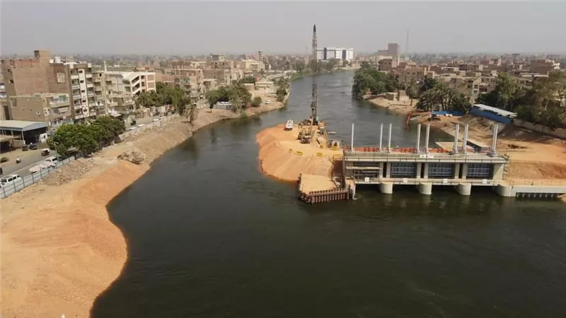 سويلم يتابع الموقف التنفيذي لمشروع إنشاء مجموعة قناطر ديروط الجديدة
