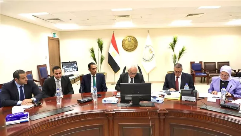وزير التربية والتعليم يتابع امتحانات الثانوية العامة من خلال غرفة العمليات المركزية بالوزارة