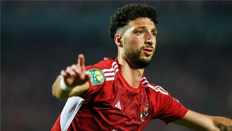 قبل مواجهة فاركو.. الأهلي يستعيد خدمات وسام أبو علي