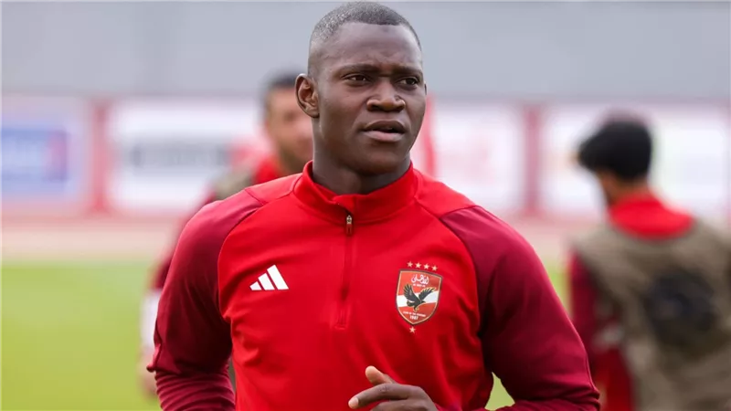 فالنسيا يحصل على توقيع أليو ديانج لاعب الأهلي في صفقة انتقال حر