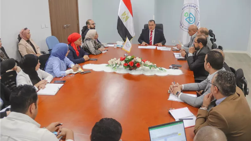 الحفناوي يترأس الإجتماع التوجيهي لمنشأت الرعاية الصحية بالسويس