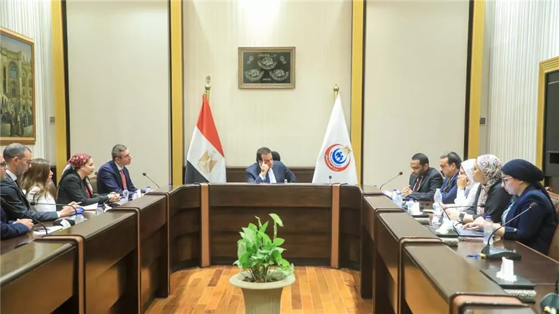 وزير الصحة يستقبل ممثلي شركة فايزر لمناقشة تعزيز سبل التعاون المشترك