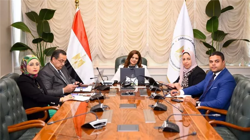 وزيرة الهجرة تعقد لقاء مع طبيب مصري بالصين ونائب رئيس الكونجرس الأسيوي لجراحات المخ والأعصاب 