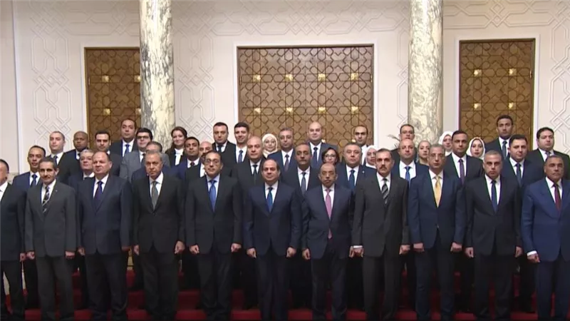 الأسماء الكاملة للمحافظين ونوابهم بعد أدائهم اليمين الدستورية أمام الرئيس السيسى