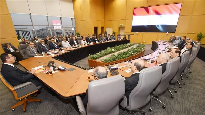 وزير الإسكان الجديد يعقد أول اجتماعاته مع جهات وقطاعات الوزارة