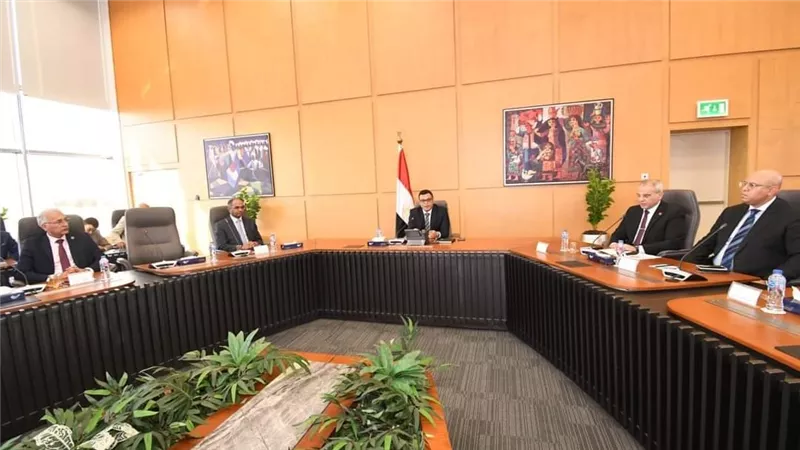 وزير الإسكان يتابع سير العمل والموقف التنفيذى لمشروعات الهيئة العامة لتعاونيات البناء والإسكان