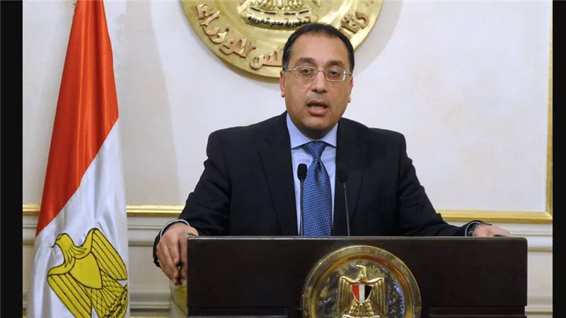 رئيس الوزراء: برنامج الحكومة يولى اهتماما لتطوير الصناعة الوطنية
