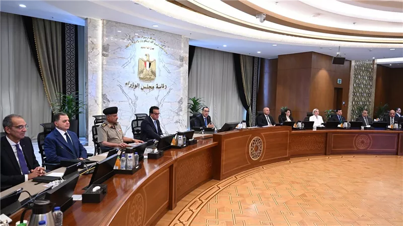 رئيس الحكومة يوجه الوزراء بحضور جلسات البرلمان وتحديد أيام للقاء النواب