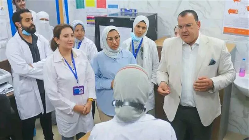 الحفناوي يتفقد مركز طب الإسرة بالإربعين في جولة مسائية