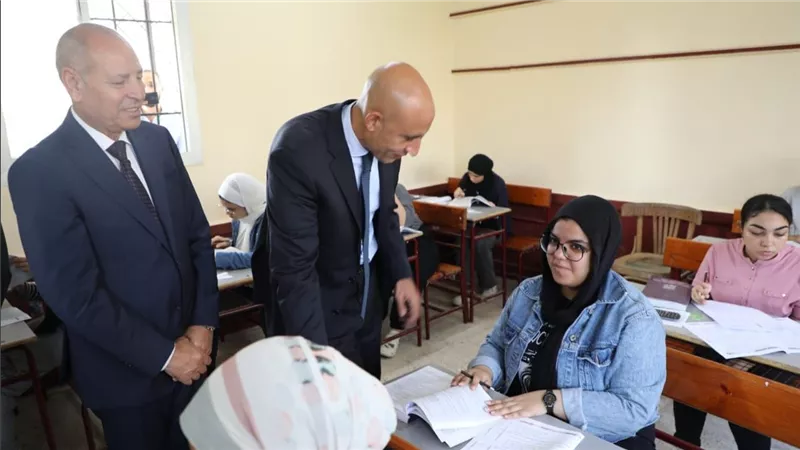 وزير التربية والتعليم ومحافظ القاهرة يتفقدان امتحانات الثانوية العامة 