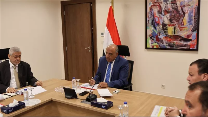 وزير الكهرباء يبحث مع رئيس شركة AMEA POWER الإماراتية زيادة استثماراتها فى مجالات الطاقة المتجددة