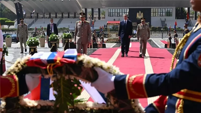 الرئيس وقرينته يستقبلان الرئيس الصربى وقرينته بالاتحادية.. وألكسندر يضع أكليل زهور على ضريح السادات