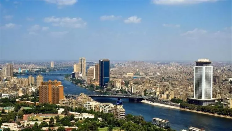 الطقس غدا.. استمرار انخفاض درجات الحرارة والعظمى بالقاهرة 35 درجة وأسوان 44