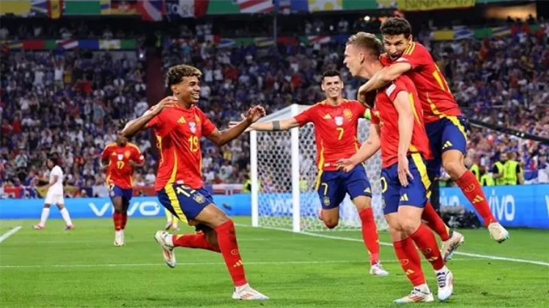 عودة كارفخال.. لامين يامال يقود إسبانيا أمام إنجلترا في نهائي يورو 2024