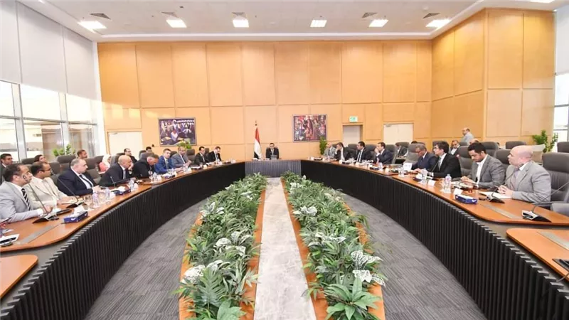 وزير الإسكان يستعرض الخطط التسويقية للوحدات السكنية بمشروعات المدن الجديدة