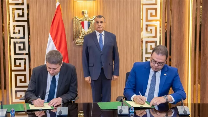 وزير الإنتاج الحربي يشهد توقيع اتفاقية تعاون بين 