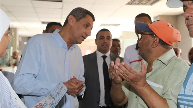  محافظ السويس يبحث مشاكل المواطنين شمال المحافظة
