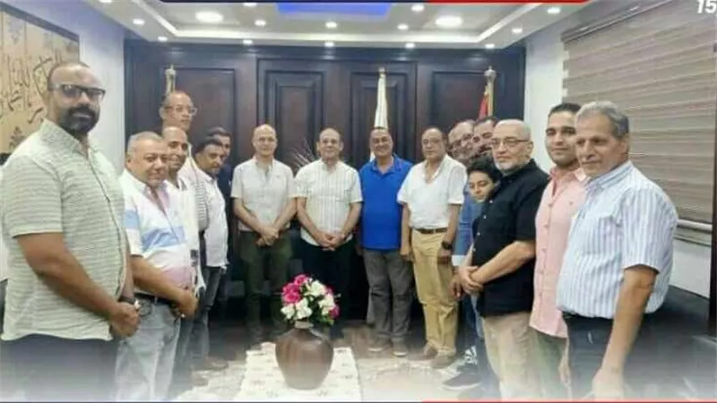 خشانة  يلتقي تجار الصاغة بالسويس لبحث مطالبهم