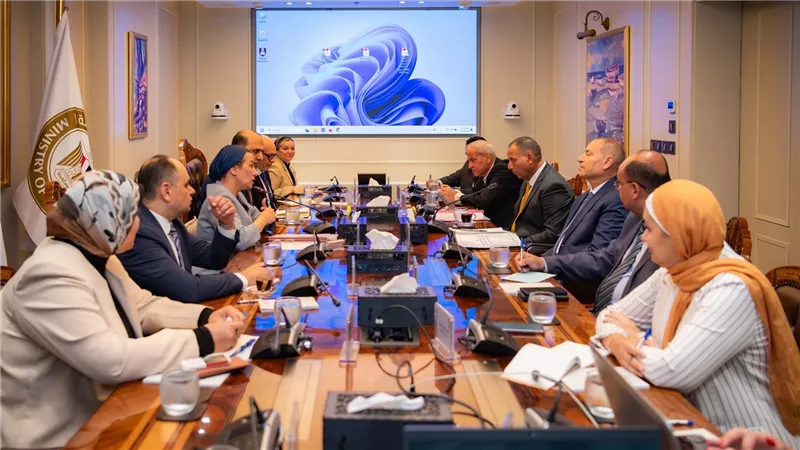  وزيرة البيئة تلتقى ومحافظ القاهرة لبحث عدد من الموضوعات ذات التعاون المشترك