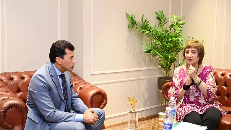 وزير الشباب والرياضة يبحث استعدادات استضافة الدورة الثامنة للملتقي الدولي لفنون ذوي القدرات الخاصة  