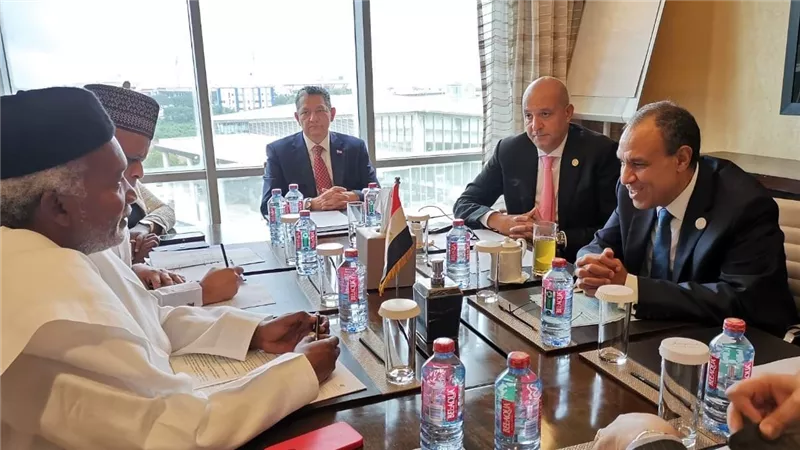 وزير الخارجية والهجرة يلتقى وزير خارجية جمهورية نيجيريا 