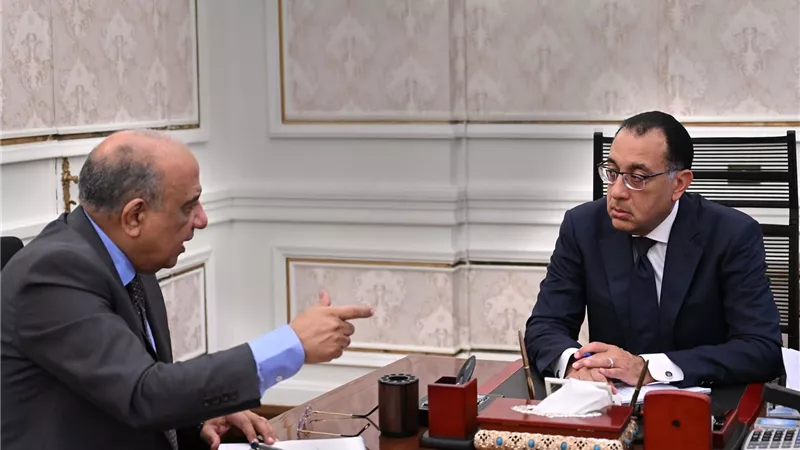رئيس الوزراء يستعرض مع وزير الكهرباء أهم مستجدات عمل الوزارة