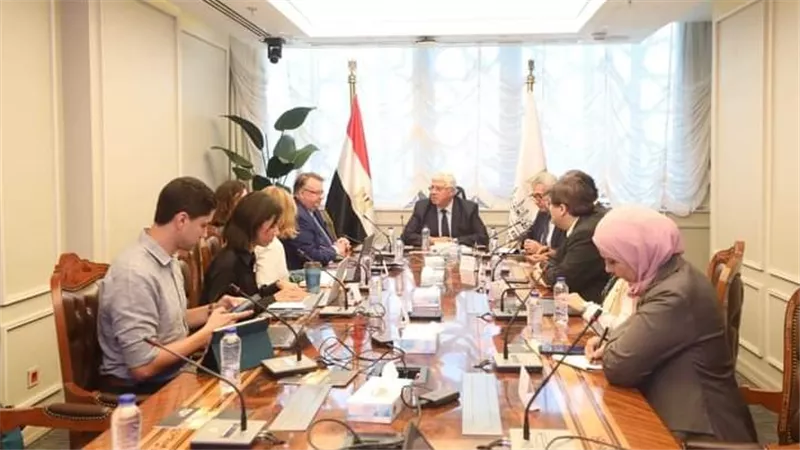 وزير التعليم العالي يلتقي بالمستشارة الدولية لبناء القدرات ببريطانيا 