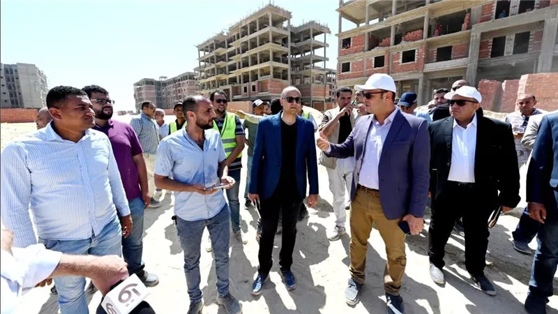 وزير الإسكان يوجه بسحب الأعمال من الشركات المتقاعسة وتوزيعها على الجادين