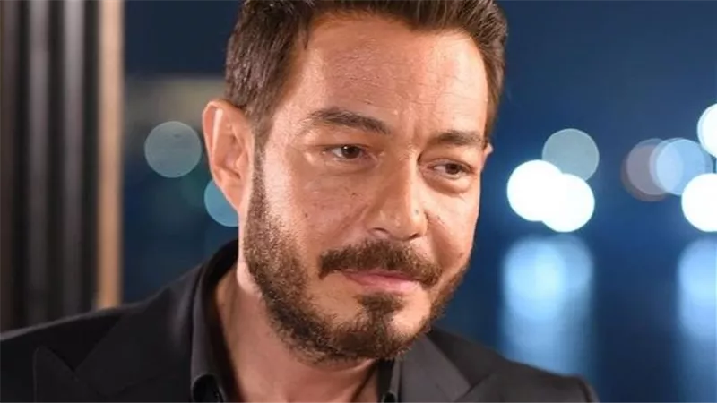 أحمد زاهر يكشف كواليس إنسانية في «منا وفينا».. ويعلن استعداده لاستقبال حفيدته