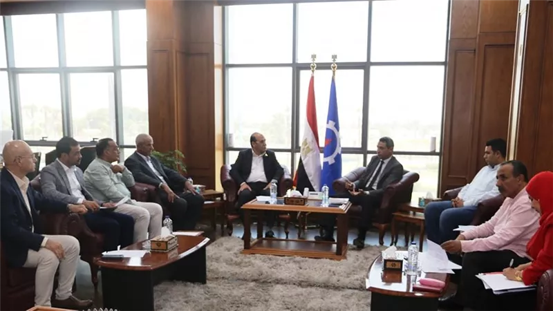 محافظ السويس يستقبل أعضاء مجلسي النواب والشيوخ