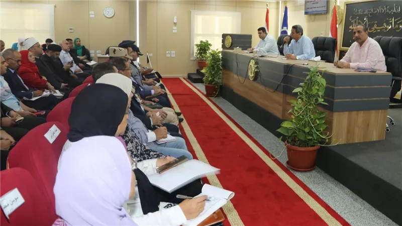 محافظ السويس يحذرمن قطع المياه أوالكهرباء على المواطنين 