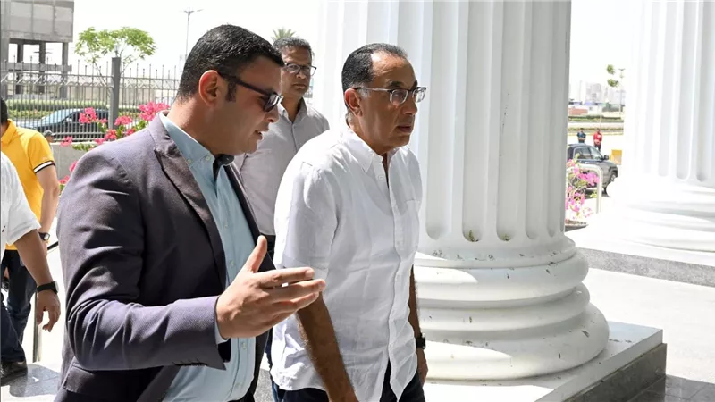 رئيس الوزراء يستعرض موقف مشروع رأس الحكمة وتسليمات أبراج العلمين والتجمع العمراني غرب الضبعة
