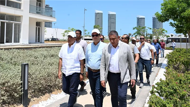 رئيس الوزراء يتفقد الوحدات الجاهزة للتسليم بمشروع 