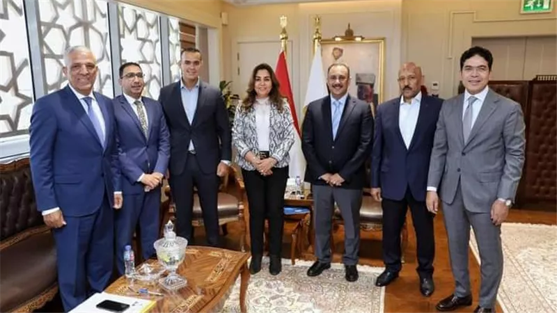 وزيرة التنمية المحلية تستقبل عددا ًمن أعضاء لجان الإدارة المحلية والإسكان والشباب بالنواب