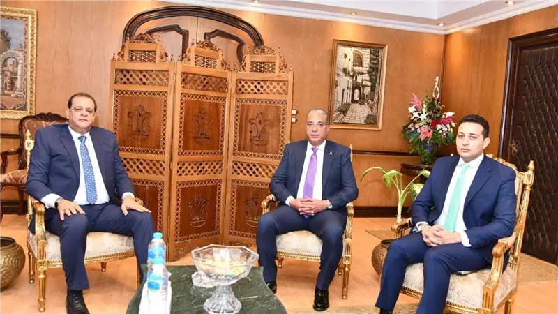 محافظ الفيوم يقدم التهنئة لمدير الأمن الجديد