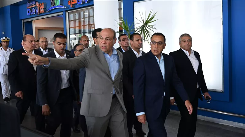 رئيس الوزراء يتفقد مطار برج العرب الدولي لمتابعة أعمال التطوير