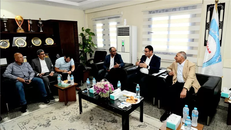 وزير الإسكان يعقد اجتماعا بمقر جهاز 