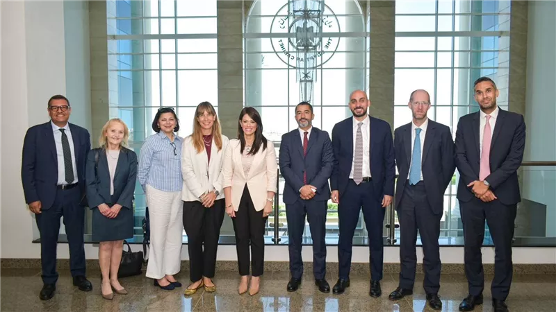 المشاط  تلتقي وفدًا رفيع المستوى من البنك الأوروبي لإعادة الإعمار والتنمية