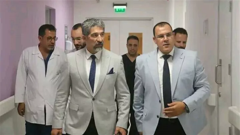 الحفناوي والنبوي يتفقدان أقسام جراحة المخ والأعصاب بالسويس الطبي