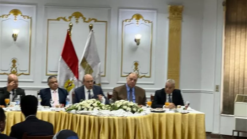 وزير الطيران: طرح إدارة وتشغيل المطارات المصرية للقطاع الخاص لا يعني بيع أصول الدولة