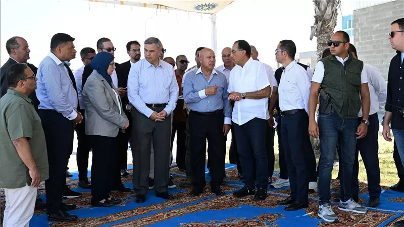 رئيس الوزراء يستعرض مخطط إنشاء المنطقة الصناعية مرغم 3