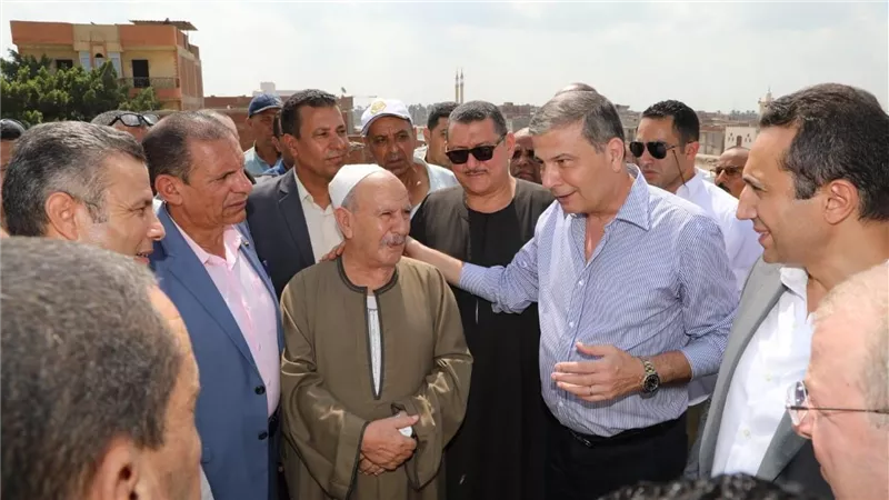 وزير الزراعة يواصل لقاء المزارعين وزيارة الجمعيات الزراعية في البحيرة لحل مشاكلهم على أرض الواقع 