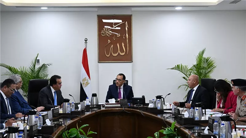 رئيس الوزراء يتابع إجراءات حوكمة منظومة توزيع ألبان الأطفال الصناعية المدعمة 