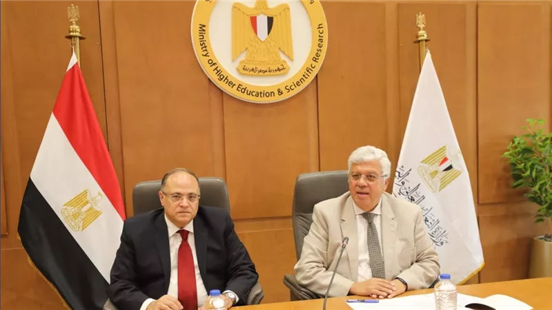 عاشور والغمراوي يشهدان توقيع بروتوكول تعاون بين المجلس الأعلى للجامعات وهيئة الدواء المصرية