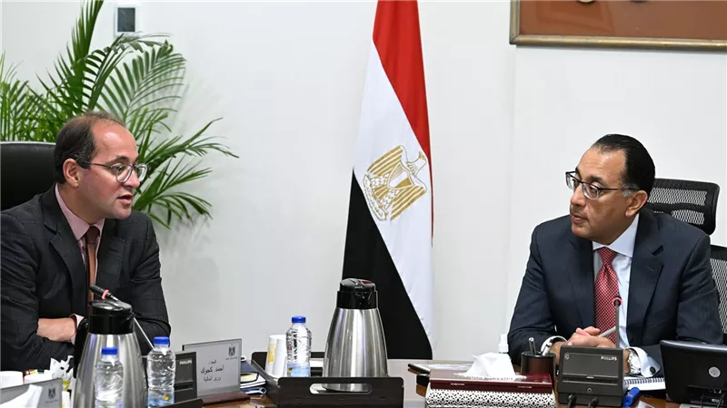 رئيس الوزراء يتابع مع وزير المالية عدداً من ملفات العمل